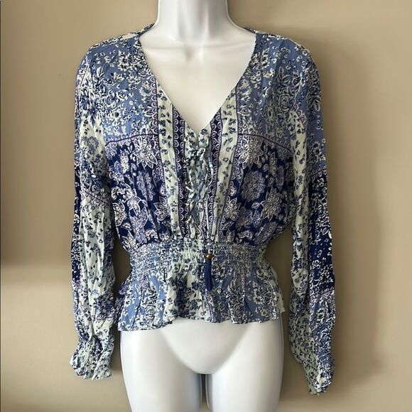 Angie Women's Blue Floral V-Neck Drawstring Front Smocked Waist Top Size Small - Picture 1 of 9